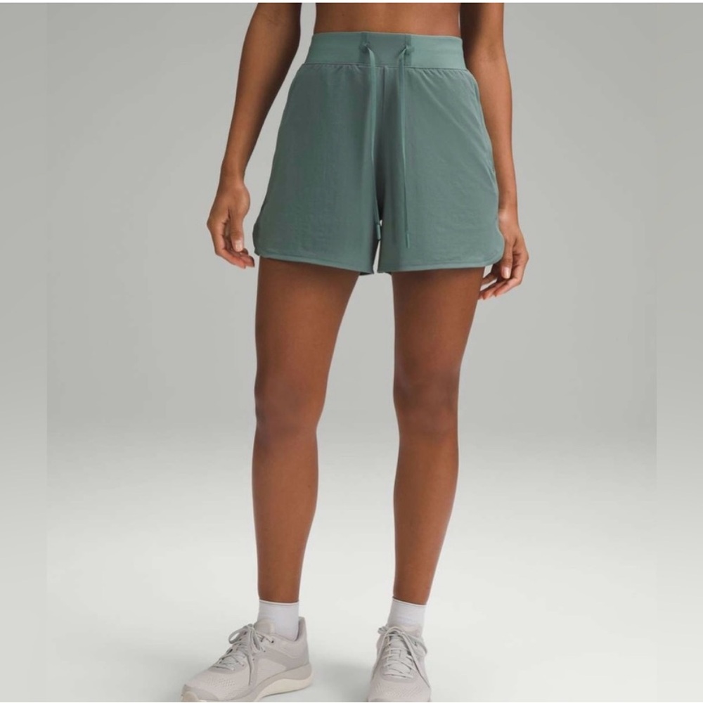 Womens Lululemon High Rise Shorts - Size 8